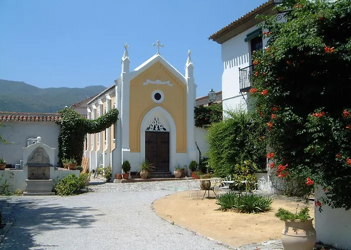 Palacete De Cazulas